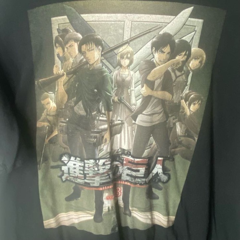 Attack on Titan season 3 T-shirt - Picture 2 of 3